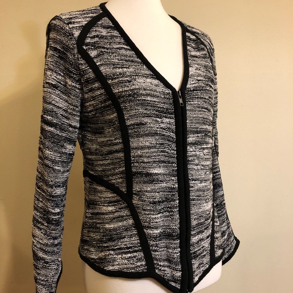 Curio New York Size Medium Classy Chic Sweater - Picture 9 of 10